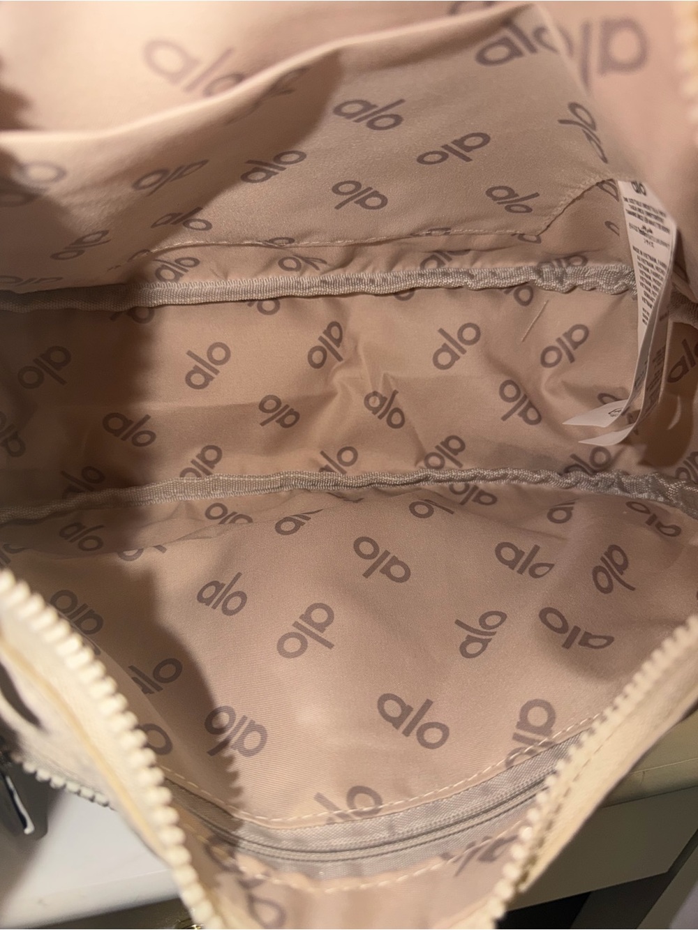 ALO YOGA Cream Shoulder/Crossbody Bag with Ruched Strap - Picture 12 of 16